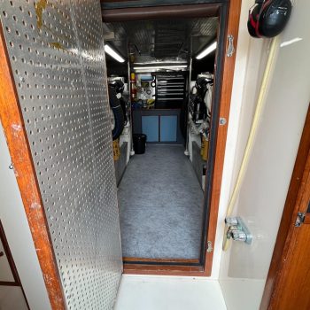 1999-mikelson-long-range-luxury-sportfisher-power-9869523-20250711121206380-1.jpg